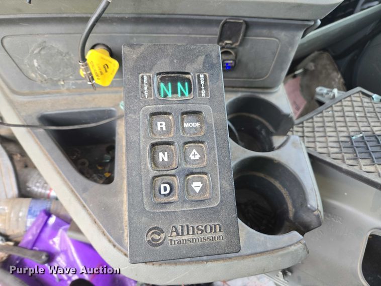 image for item YA1537 2021 Kenworth T880 dump truck