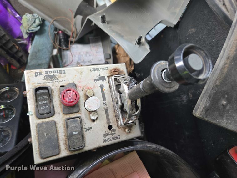 image for item YA1537 2021 Kenworth T880 dump truck