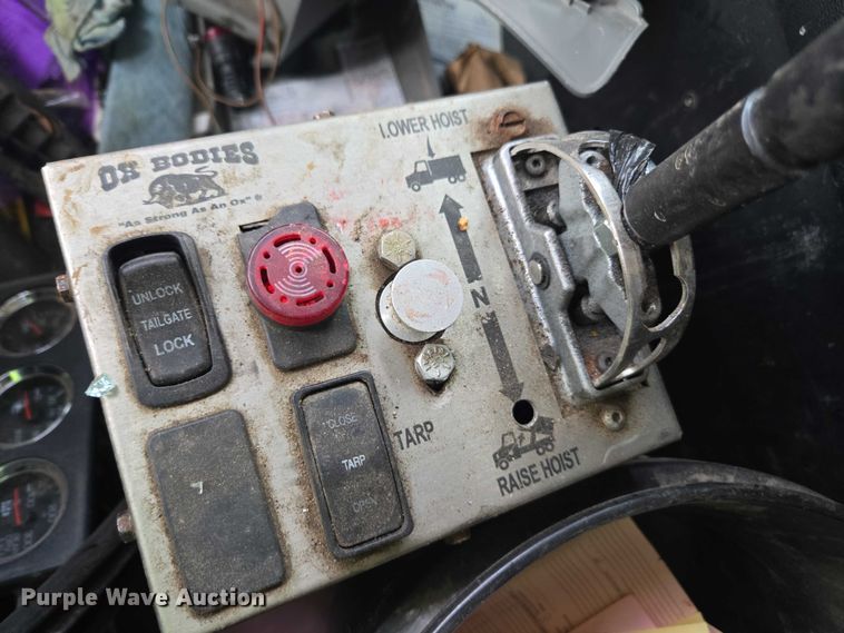 image for item YA1537 2021 Kenworth T880 dump truck