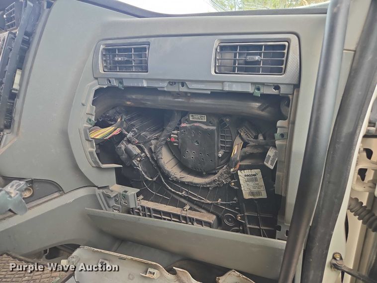 image for item YA1537 2021 Kenworth T880 dump truck