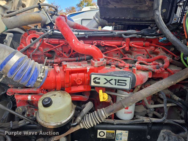 image for item YA1537 2021 Kenworth T880 dump truck