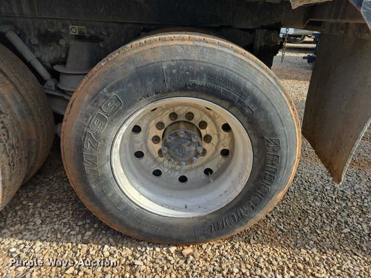 image for item YA1537 2021 Kenworth T880 dump truck