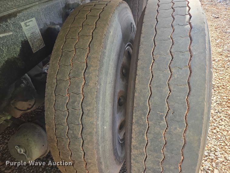 image for item YA1537 2021 Kenworth T880 dump truck