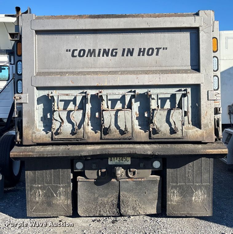 image for item YA1725 2020 Kenworth T880 dump truck