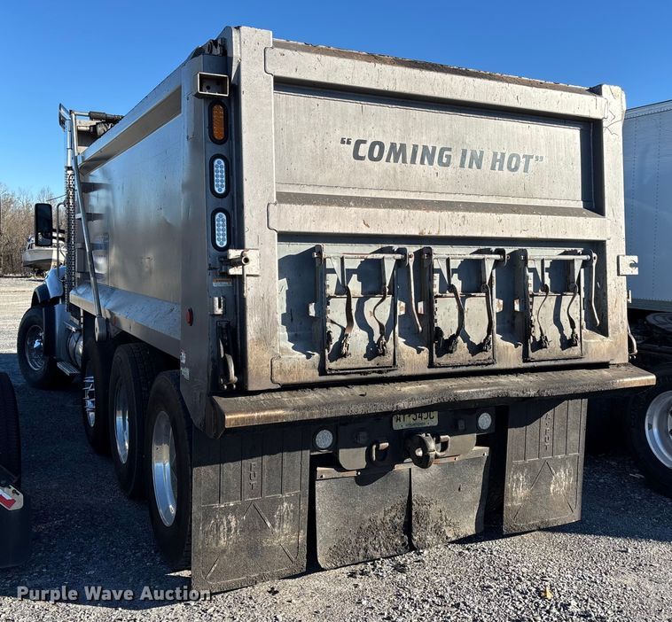 image for item YA1725 2020 Kenworth T880 dump truck