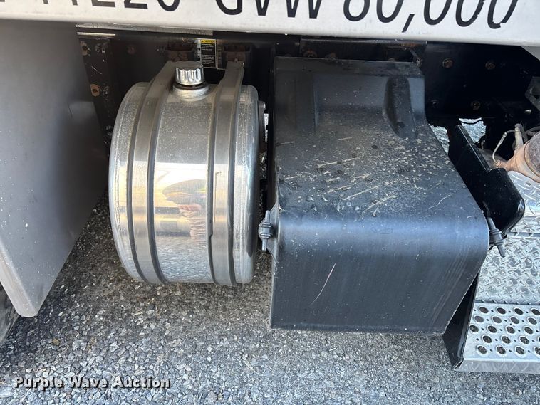 image for item YA1725 2020 Kenworth T880 dump truck