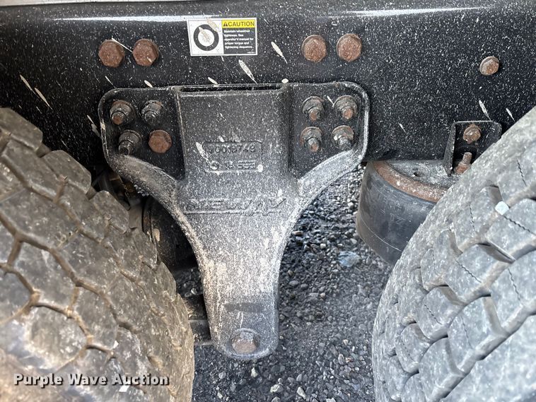 image for item YA1725 2020 Kenworth T880 dump truck