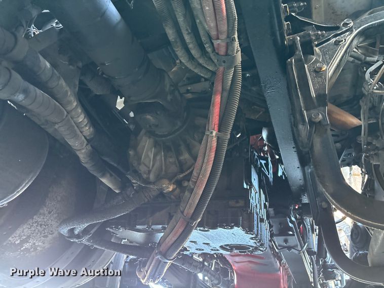 image for item YA1725 2020 Kenworth T880 dump truck