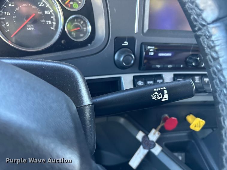 image for item YA1725 2020 Kenworth T880 dump truck