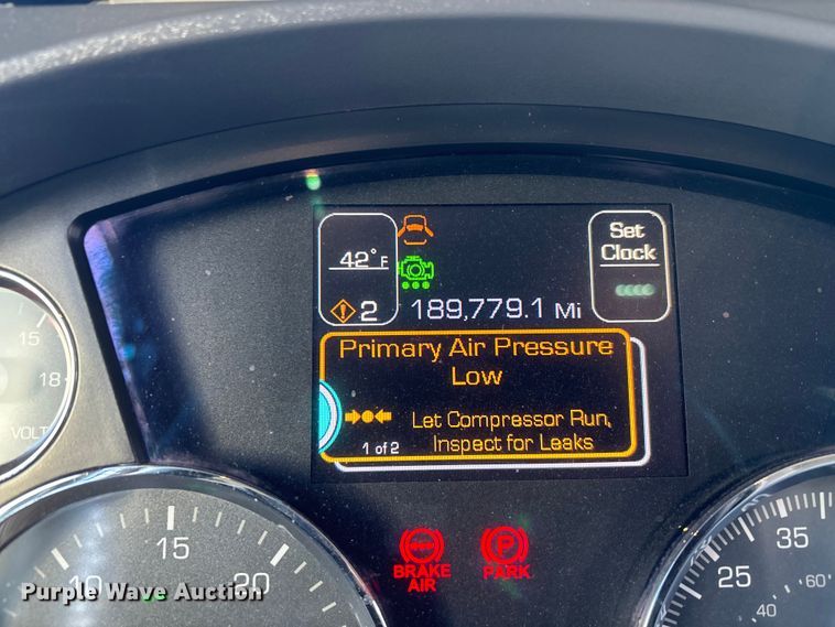 image for item YA1725 2020 Kenworth T880 dump truck