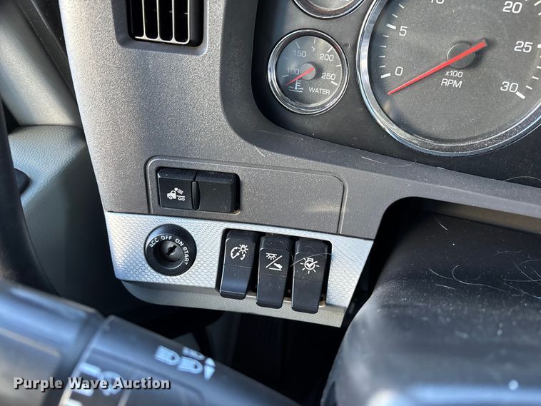 image for item YA1725 2020 Kenworth T880 dump truck