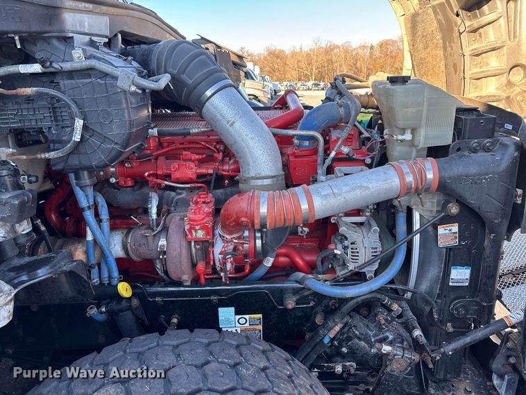 image for item YA1725 2020 Kenworth T880 dump truck