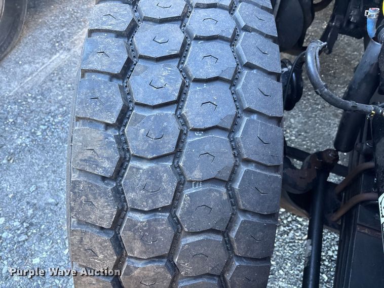 image for item YA1725 2020 Kenworth T880 dump truck