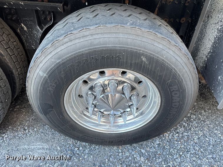 image for item YA1725 2020 Kenworth T880 dump truck