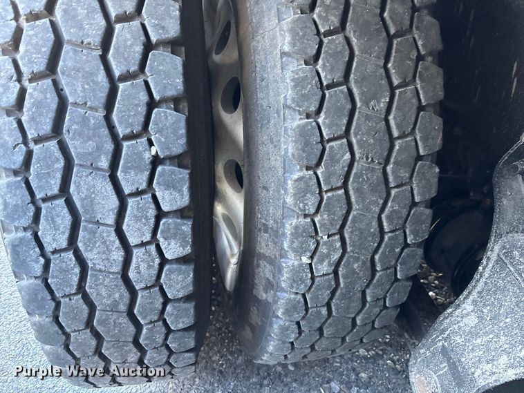 image for item YA1725 2020 Kenworth T880 dump truck