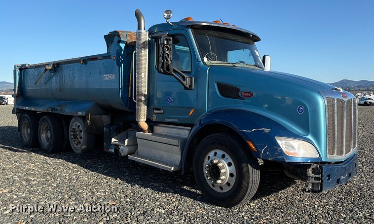 image for item YA1727 2018 Peterbilt 579  dump truck