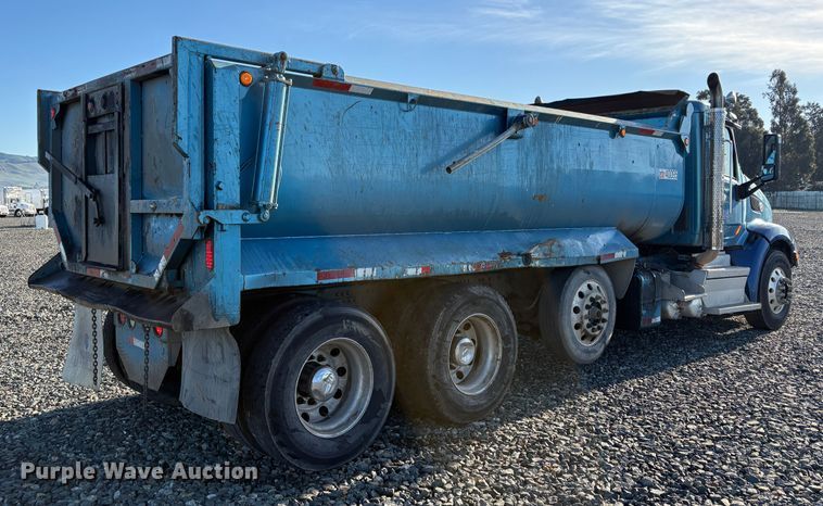 image for item YA1727 2018 Peterbilt 579  dump truck