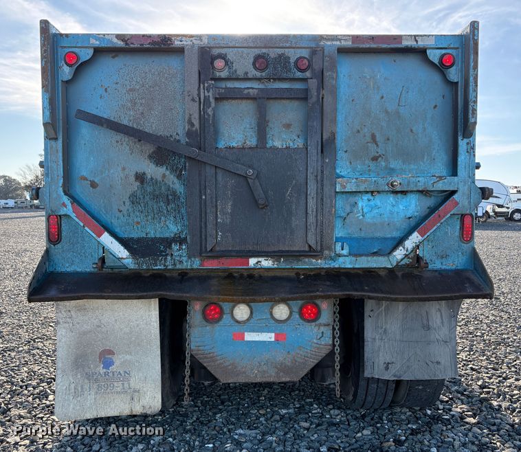 image for item YA1727 2018 Peterbilt 579  dump truck