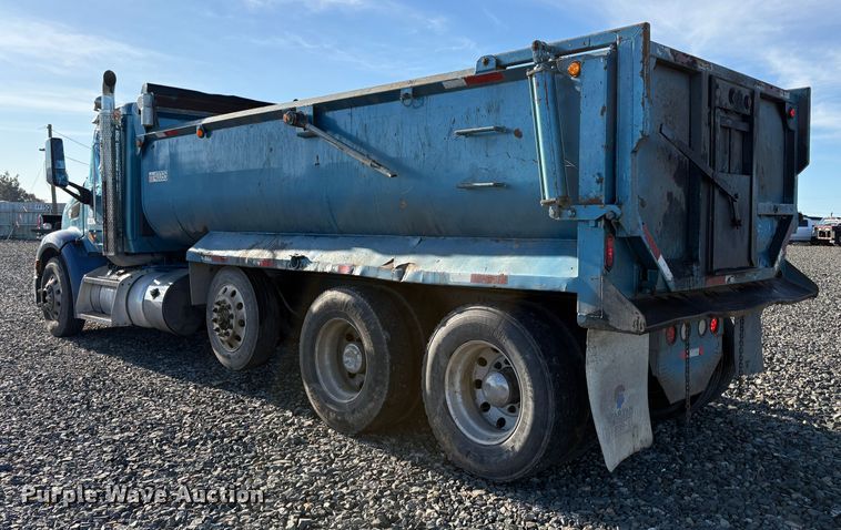 image for item YA1727 2018 Peterbilt 579  dump truck