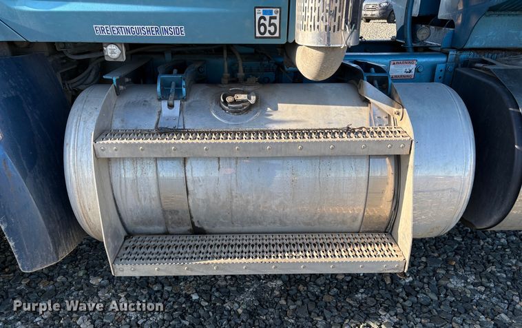 image for item YA1727 2018 Peterbilt 579  dump truck