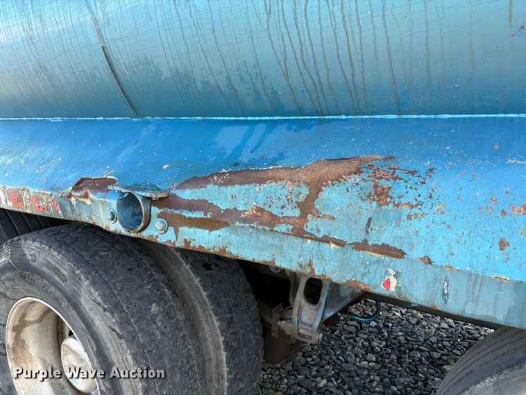 image for item YA1727 2018 Peterbilt 579  dump truck