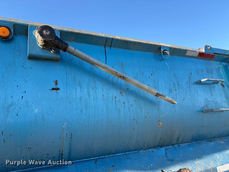 image for item YA1727 2018 Peterbilt 579  dump truck