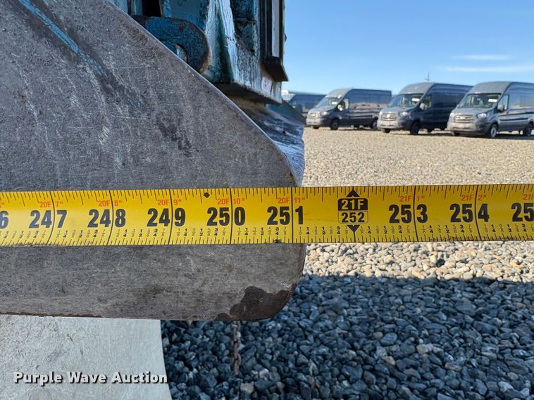 image for item YA1727 2018 Peterbilt 579  dump truck