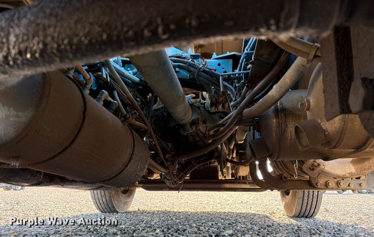 image for item YA1727 2018 Peterbilt 579  dump truck