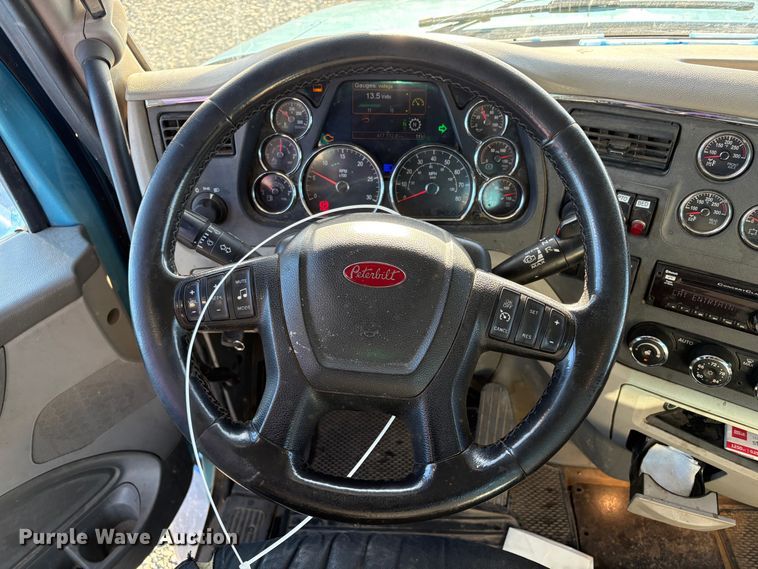 image for item YA1727 2018 Peterbilt 579  dump truck