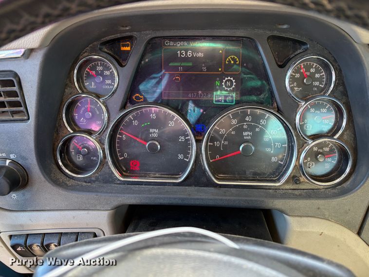 image for item YA1727 2018 Peterbilt 579  dump truck