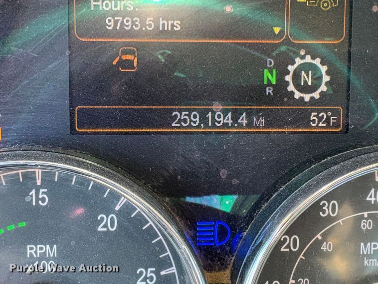 image for item YA1727 2018 Peterbilt 579  dump truck