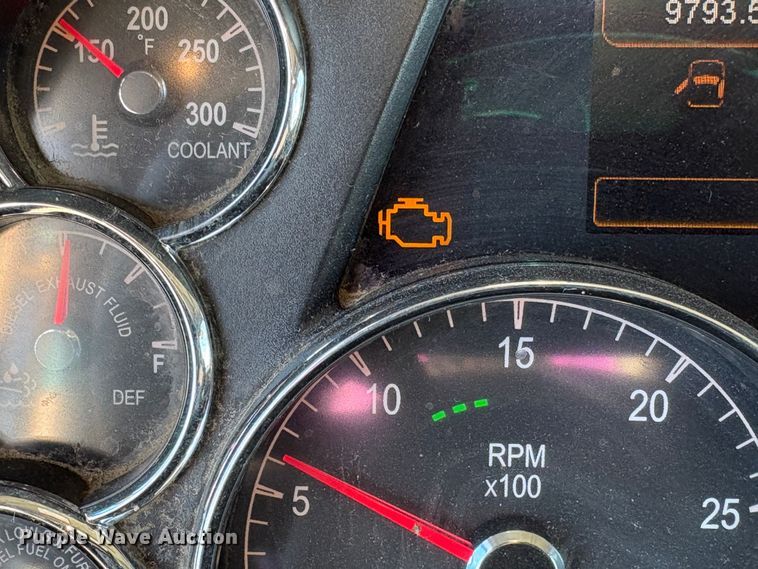 image for item YA1727 2018 Peterbilt 579  dump truck