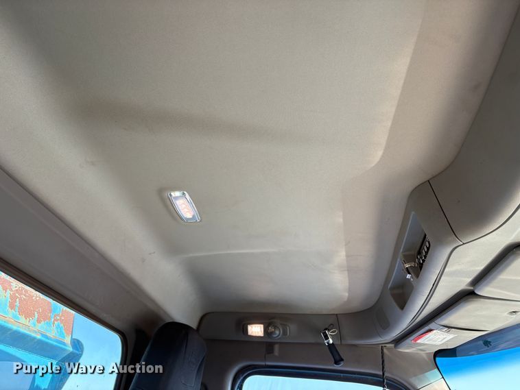 image for item YA1727 2018 Peterbilt 579  dump truck