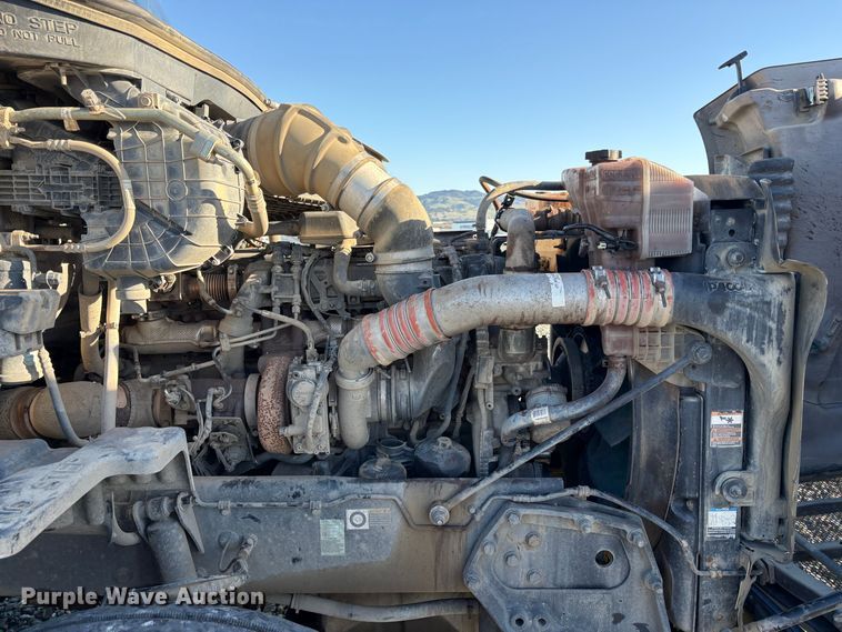 image for item YA1727 2018 Peterbilt 579  dump truck