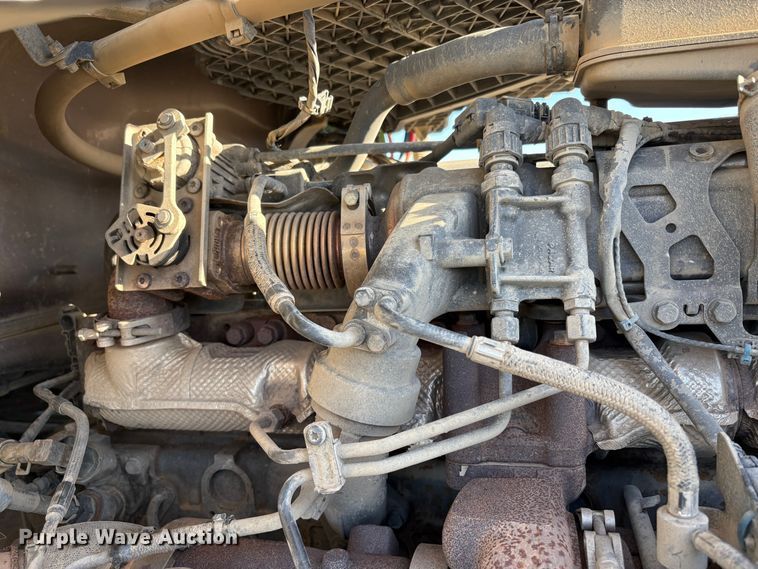 image for item YA1727 2018 Peterbilt 579  dump truck