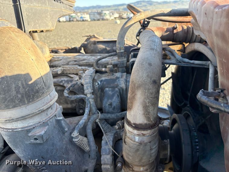 image for item YA1727 2018 Peterbilt 579  dump truck