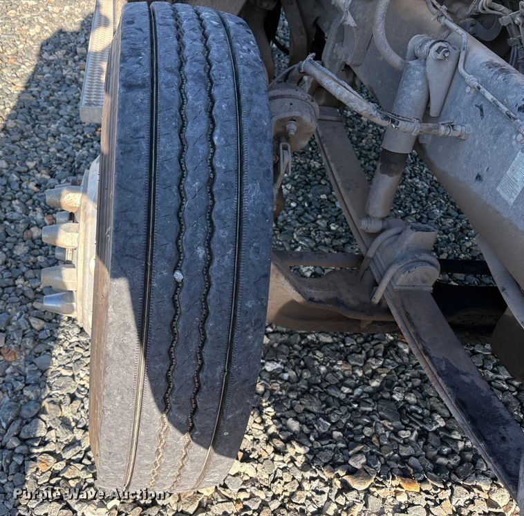 image for item YA1727 2018 Peterbilt 579  dump truck