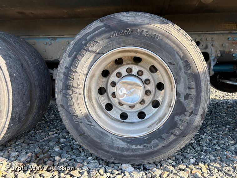 image for item YA1727 2018 Peterbilt 579  dump truck