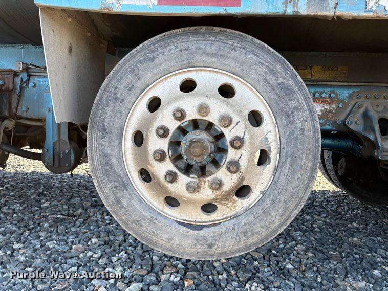 image for item YA1727 2018 Peterbilt 579  dump truck