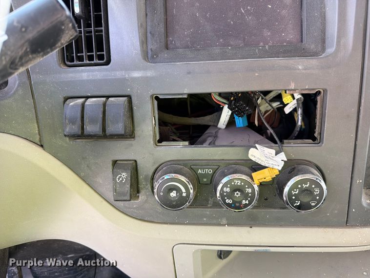 image for item YA2027 2025 Peterbilt 567 dump truck