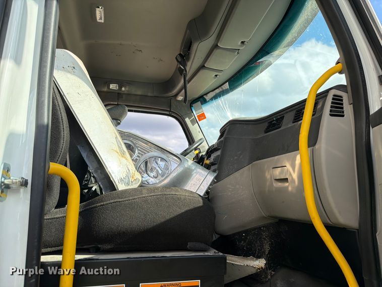 image for item YA2027 2025 Peterbilt 567 dump truck