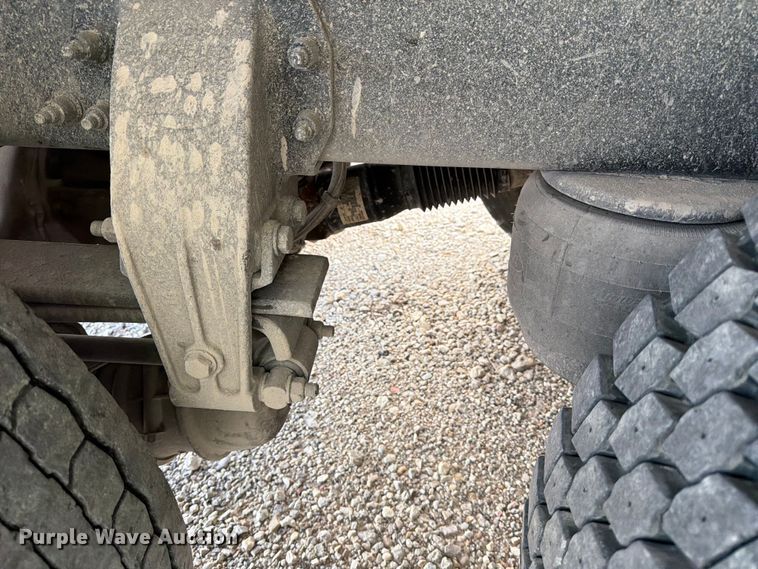 image for item YA2027 2025 Peterbilt 567 dump truck