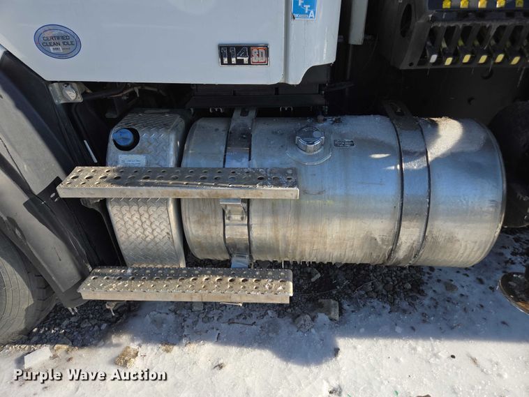 image for item YA2130 2017 Freightliner 114SD crane truck