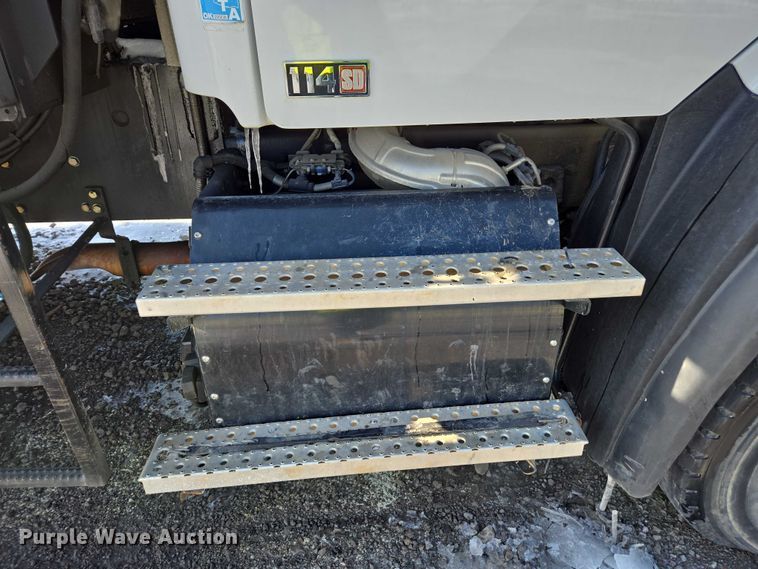 image for item YA2130 2017 Freightliner 114SD crane truck