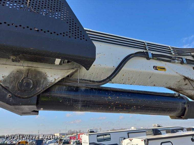 image for item YA2130 2017 Freightliner 114SD crane truck