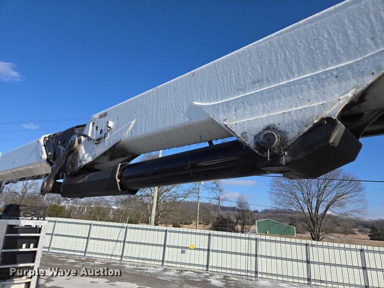 image for item YA2130 2017 Freightliner 114SD crane truck