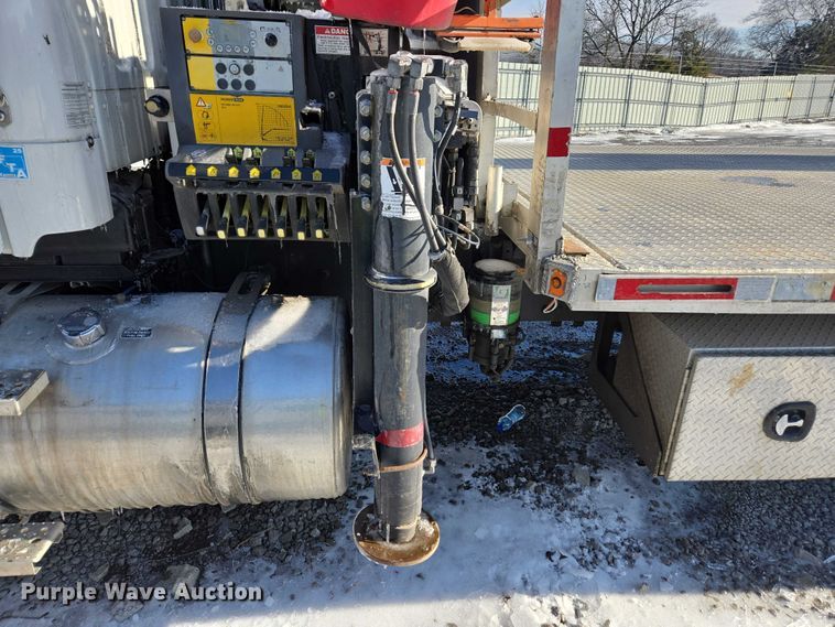 image for item YA2130 2017 Freightliner 114SD crane truck