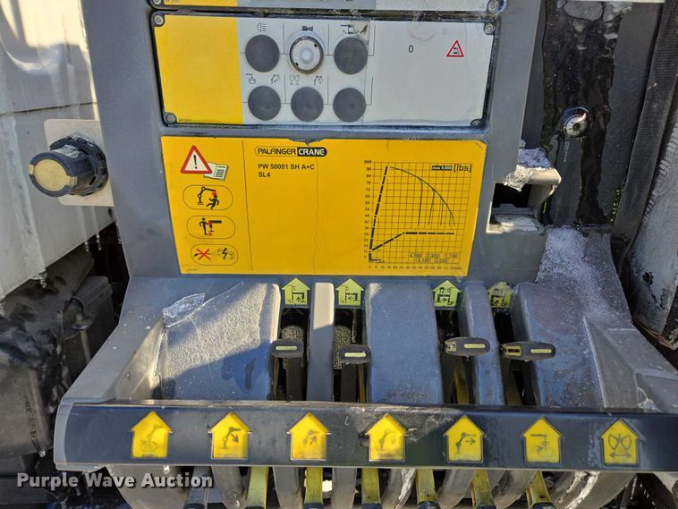 image for item YA2130 2017 Freightliner 114SD crane truck