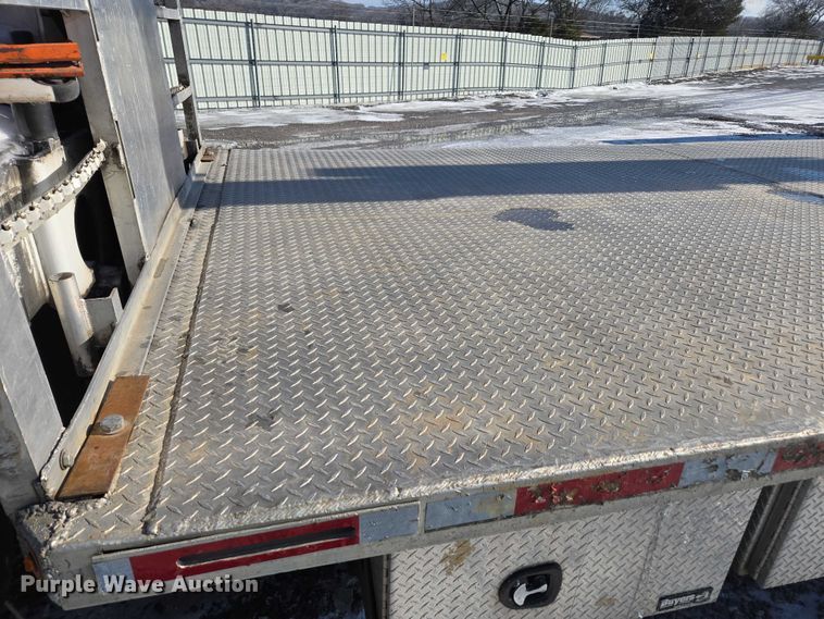 image for item YA2130 2017 Freightliner 114SD crane truck