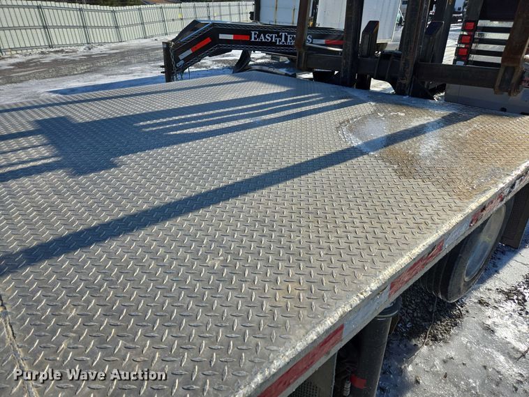 image for item YA2130 2017 Freightliner 114SD crane truck